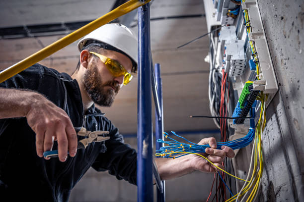 Best Licensed Electrician  in Cedar Hills, OR